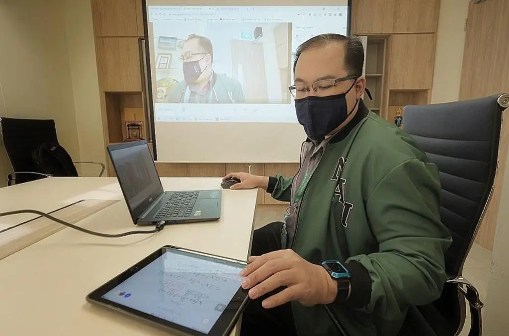 Take a course on using online platforms to teach