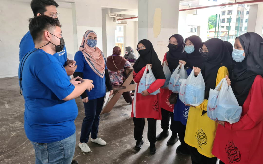 Madrasah Aljunied prepares and distributes porridge for 400 needy households this Ramadan