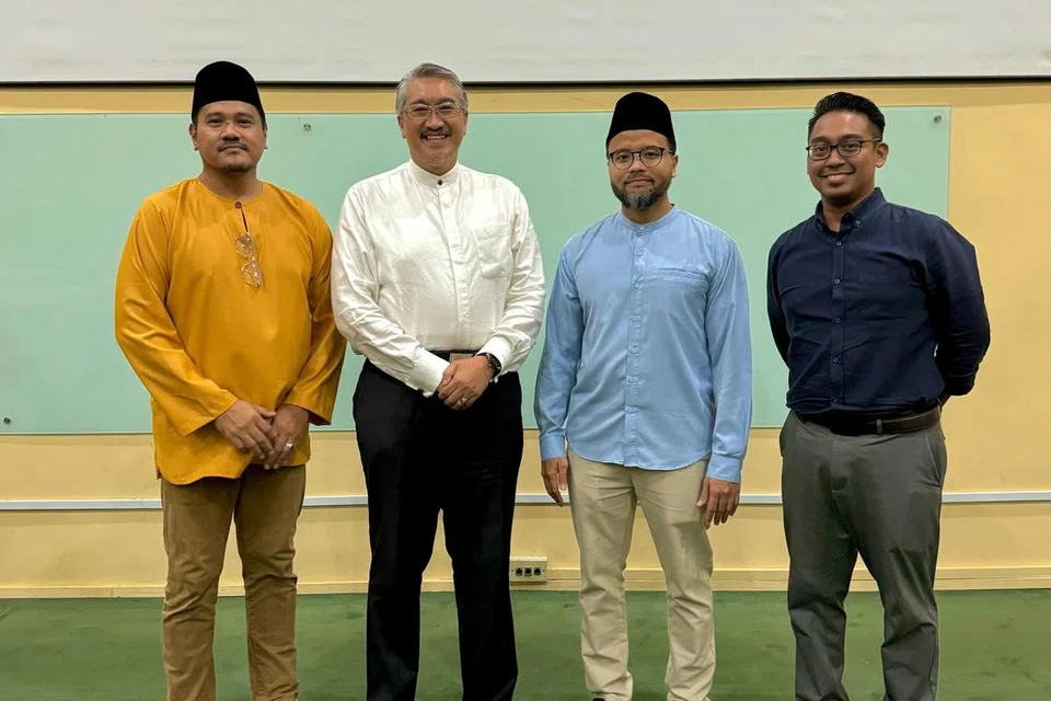 Pelajar Madrasah Aljunied timba ilmu kewangan